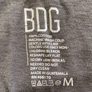 urban outfitters cropped v neck